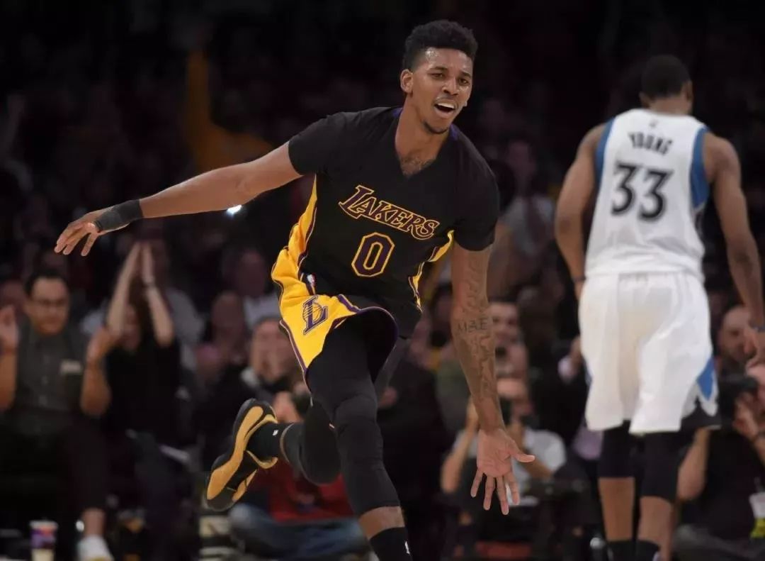 意大利队无纹身无社交媒体创传奇（远离社媒、无纹身的意大利队缔造传奇）