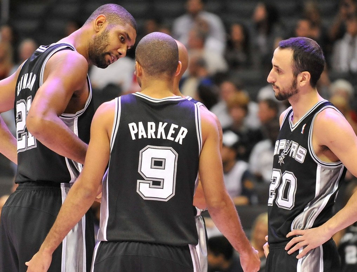 范德萨社媒吐槽：我中场休息去遛了个狗，曼彻斯特发生了什么？（范德萨社媒发声：中场去遛狗回来，曼彻斯特到底发生了啥？）