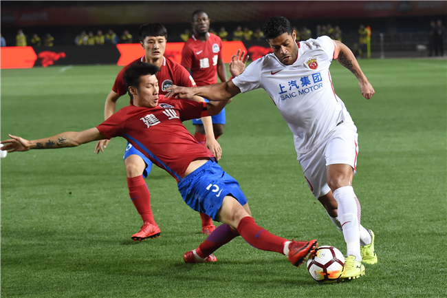 赣州队1-0宜春队，总比分3-0夺得赣超冠军，卢欣头球破门（赣州队1-0力克宜春队，总比分3-0问鼎赣超，卢欣头球建功）
