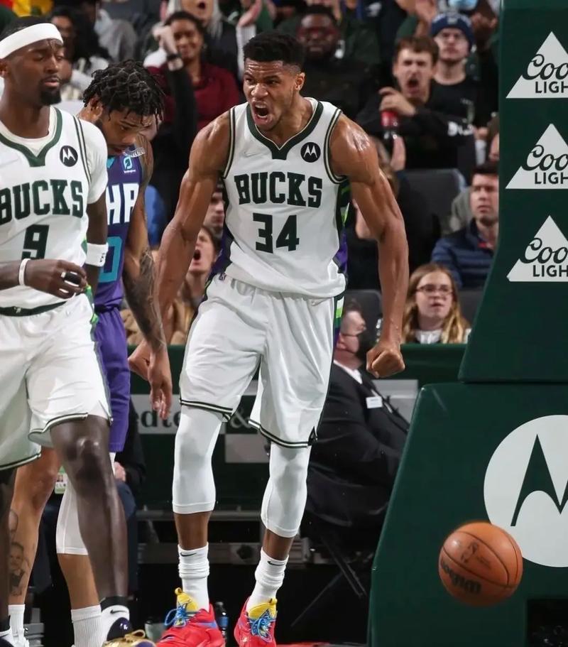 东契奇生涯30+5+5场次超越字母哥，升至历史第五（东契奇30+5+5次数超越字母哥，升至历史第5位）