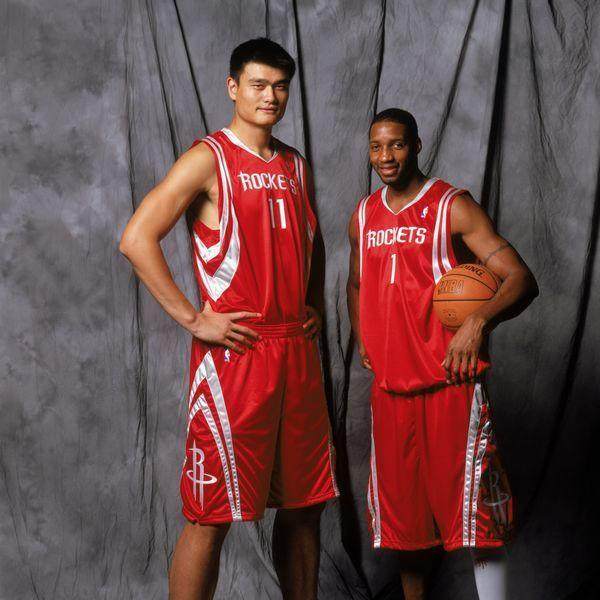 英超前瞻：诺丁汉森林3连胜状态火热，布莱顿3轮不败丢1球（英超前瞻：诺丁汉森林豪取三连胜气势正盛，布莱顿近三轮不败仅失一球）