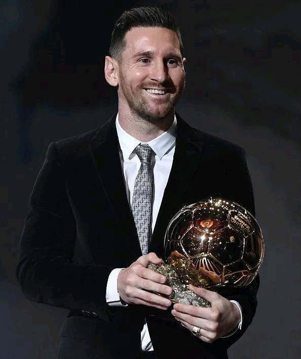 新赛季英超前瞻：红军卫冕难 阿森纳剑指破咒（英超新季前瞻：利物浦卫冕艰难，阿森纳誓破魔咒）