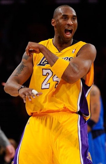 德转33岁+球员身价前10：萨拉赫4500万第1，梅西第7，C罗第9（德转公布33岁以上球员身价前十：萨拉赫4500万居首，梅西第7、C罗第9）