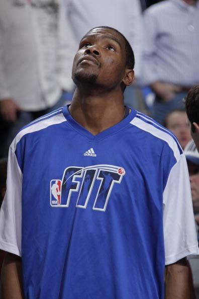 福冈黄蜂vs大阪钢巴首发：名古新太郎、奥拔侃志先发（首发公布：福冈黄蜂迎战大阪钢巴，名古新太郎与奥拔侃志首发登场）