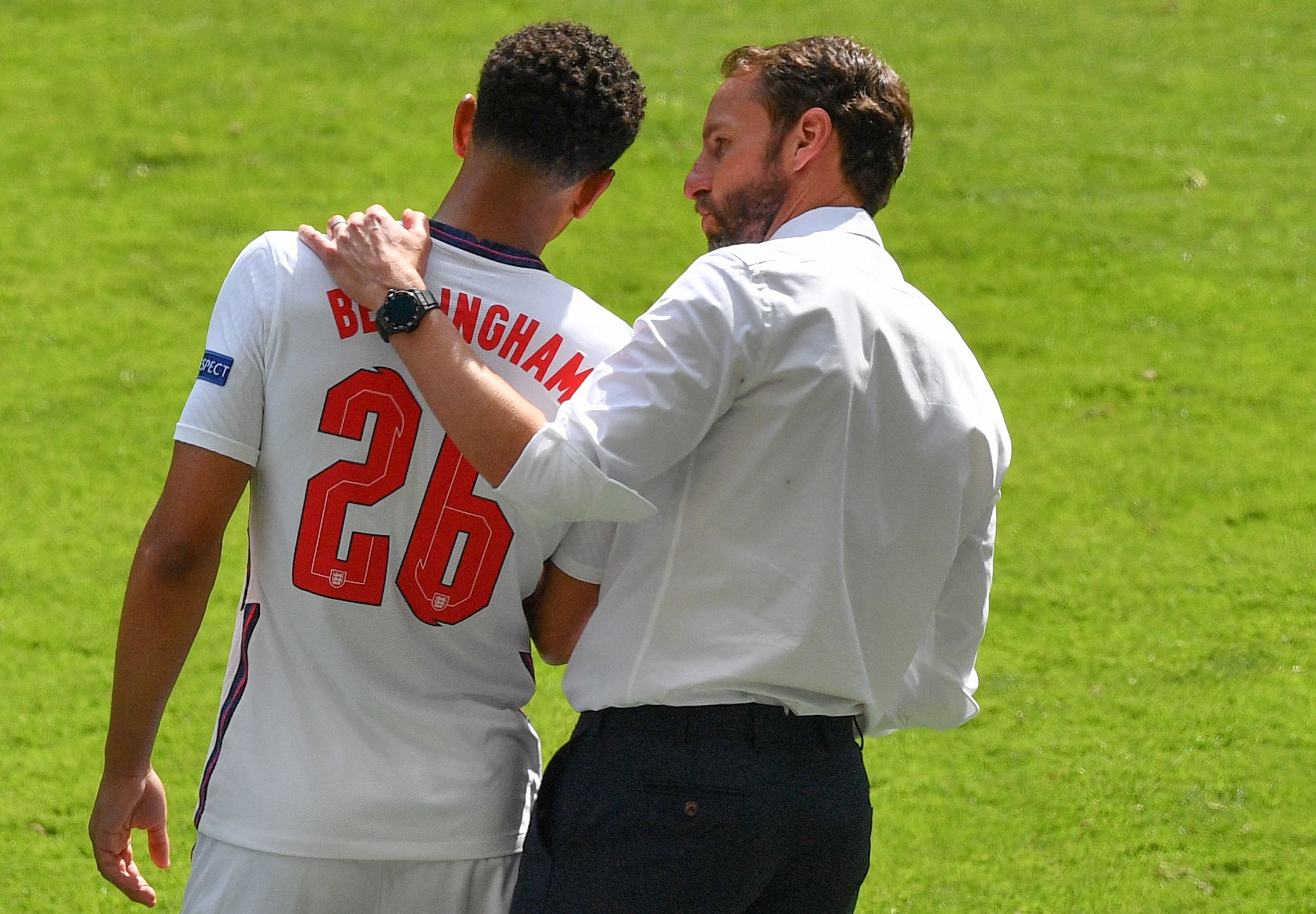 桑德兰悍将诺亚·萨迪基跑动能力惊人。（桑德兰猛将诺亚·萨迪基展现惊人跑动能力）