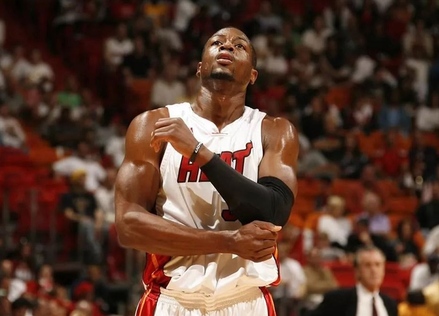 土媒：居莱尔出场75次后，皇马需向费内巴切支付200万欧奖金（土耳其媒体：居莱尔出场达75场时，皇马需向费内巴切支付200万欧元奖金）