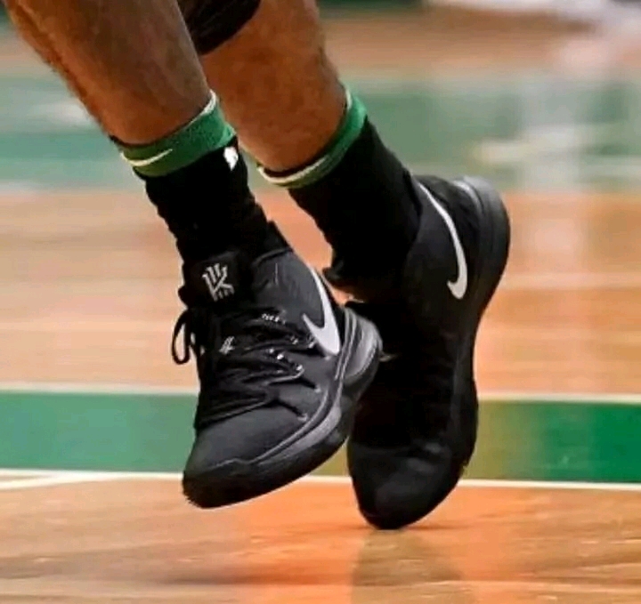 西甲12月最佳球员提名：姆巴佩、亚马尔等5人入围（西甲12月最佳球员候选公布：姆巴佩、亚马尔等五人上榜）