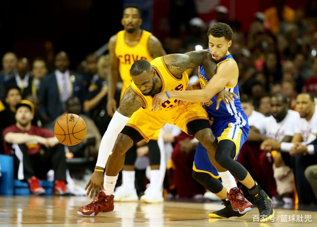 华子谈录像分析会：我首次没在片段里全程都很放松 这有积极作用（华子谈录像分析：首次在片段中不再全程放松，反而收获正面效果）