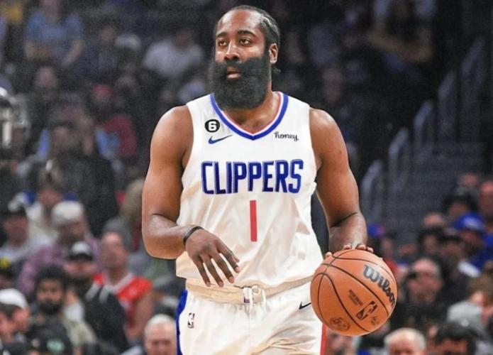 恩里克：不会过多回想过去取得的成绩，我的注意力始终在当下（恩里克：不沉湎于过往荣誉，我只专注当下）