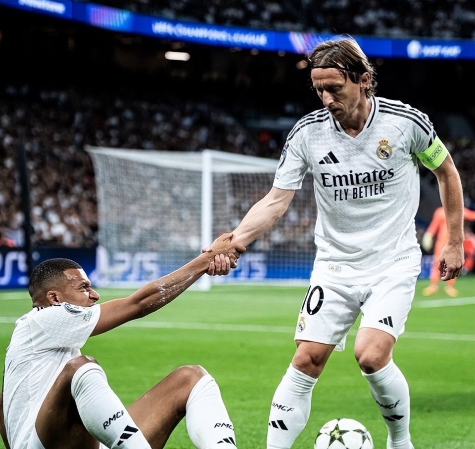 曼城德布劳内助攻斯特林破门（曼城斯特林破门 德布劳内献助攻）