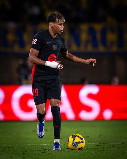 自2021年逆转巴黎以来，曼城首次在欧冠客场先丢球后取胜（曼城自2021年逆转巴黎后首次在欧冠客场先失球仍逆转取胜）