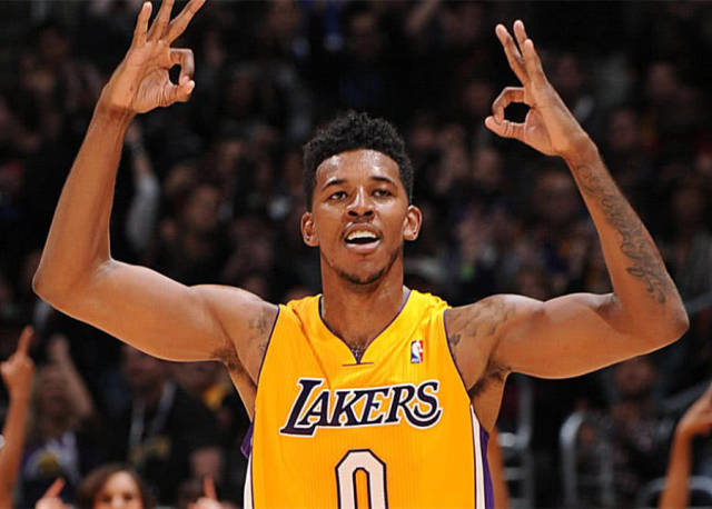 巴特勒18+6+7完爆爵士核心，库里31分对飙乔治，勇士主场静待火箭（巴特勒18分6板7助压制爵士核心，库里轰31分对飙乔治，勇士主场静候火箭）