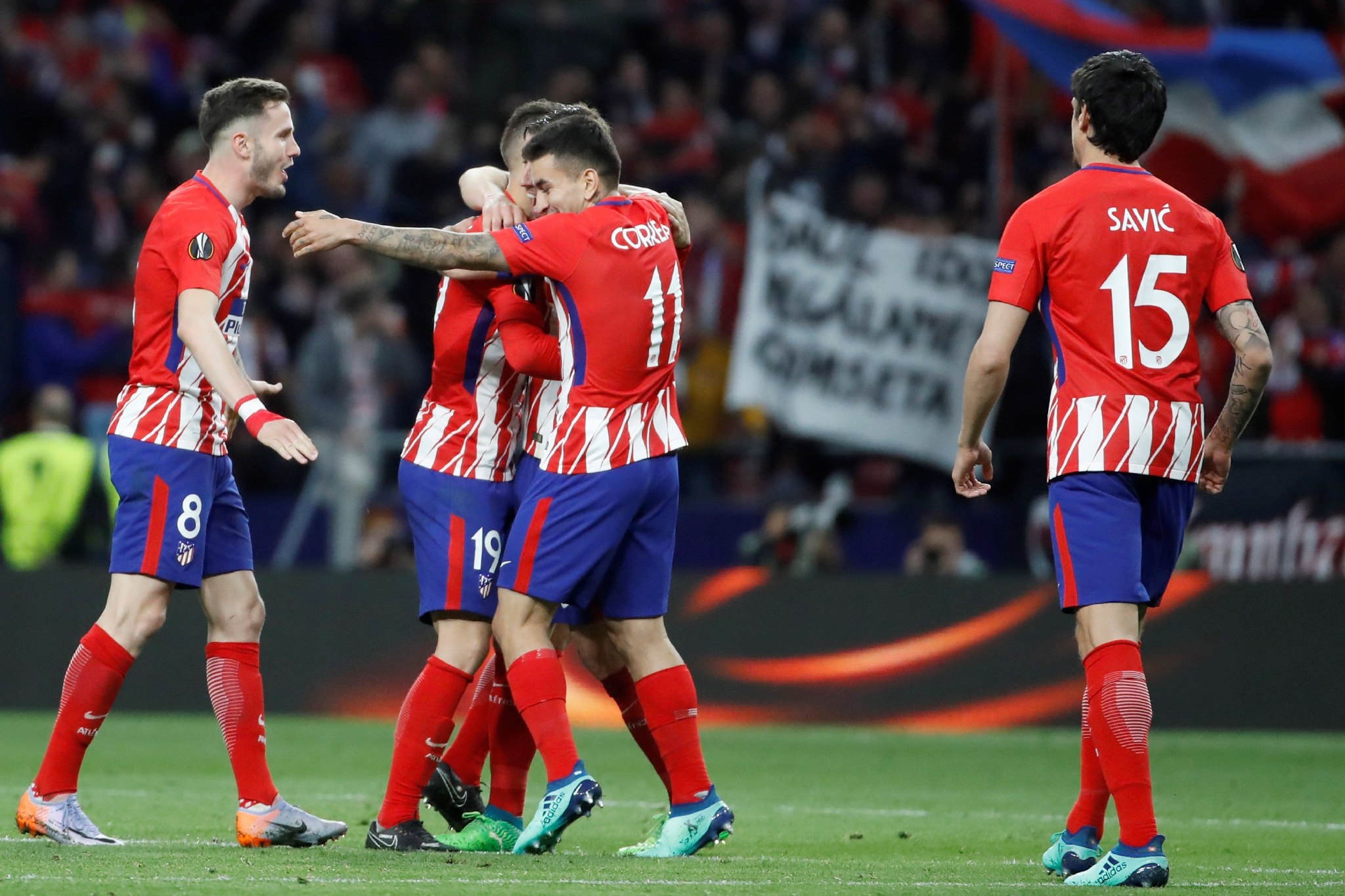 喀麦隆非洲杯大名单：姆伯莫领衔，巴索戈在列，奥纳纳无缘（喀麦隆非洲杯阵容公布：姆伯莫领衔，巴索戈入选，奥纳纳落选）