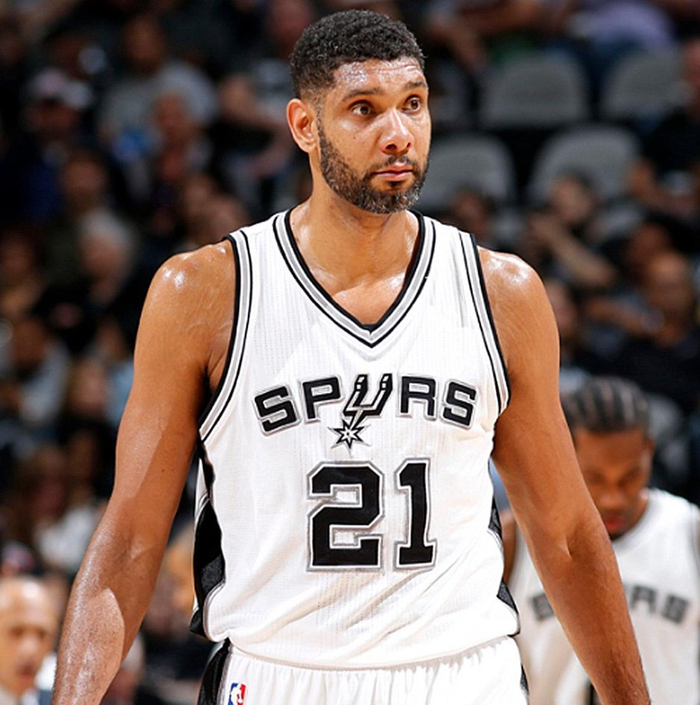 科尔谈巴特勒重摔在地：他说全身都疼，但他接管了比赛（科尔：巴特勒重摔后称全身疼痛，却仍接管比赛）