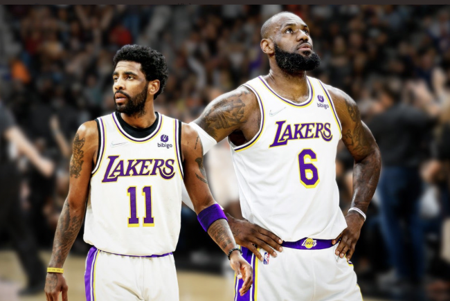 下半场表现不多！威少13中4拿到8分7板10助3断 4次失误（下半场哑火，威少13投4中仅得8分7板10助3断并出现4次失误）