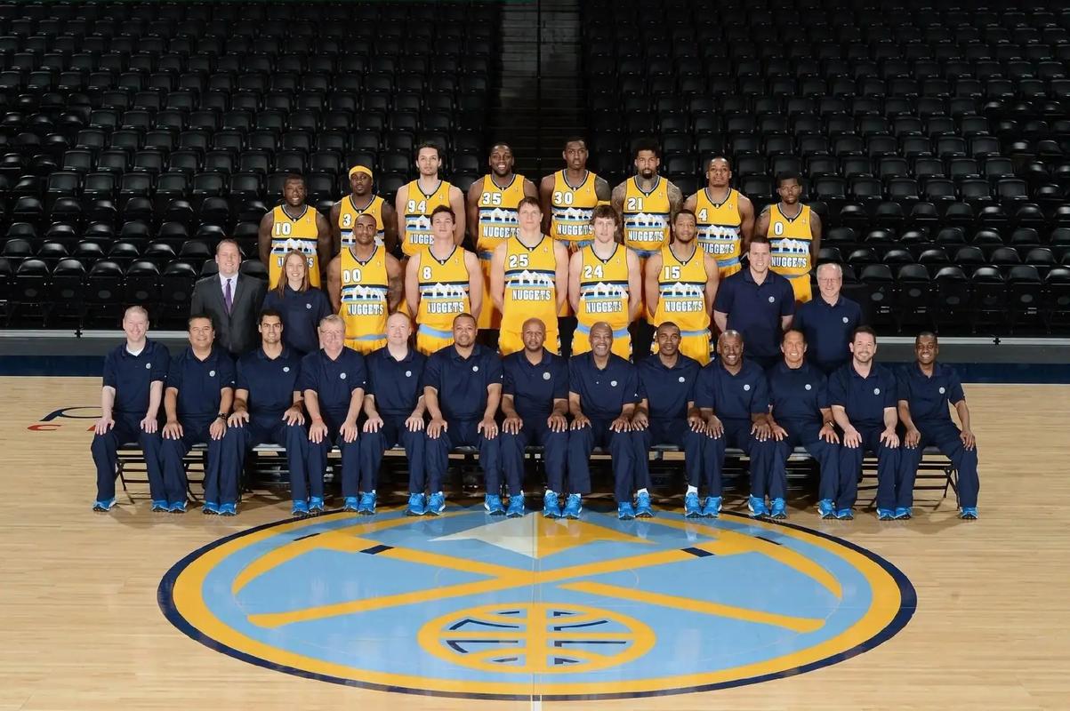 斯玛特：进攻方总是能获得有利的判罚（斯玛特：裁判往往更照顾进攻方）