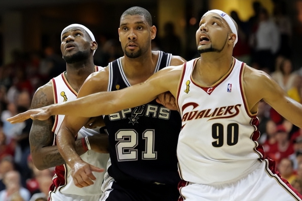 都是什么选手！半场湖人替补4人合计5中1仅得3分（湖人替补半场四人合计5投1中，仅得3分）