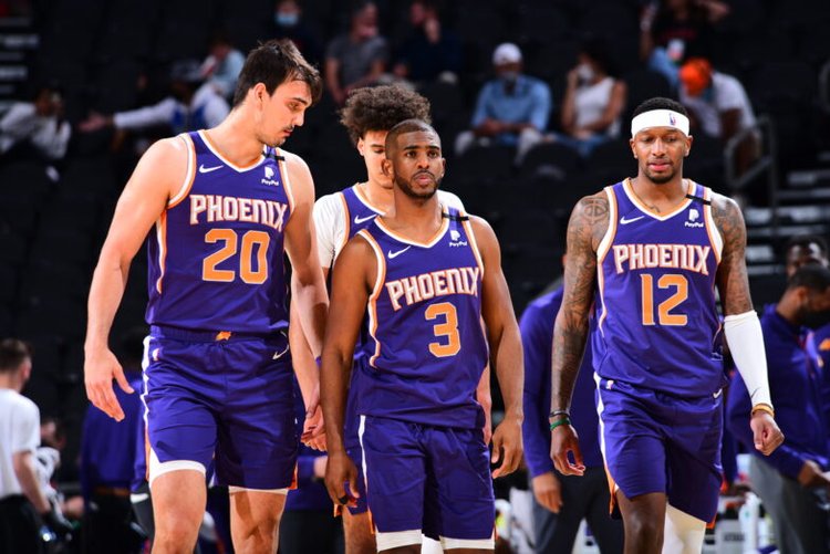 NBA：奇才遭遇惨败 防守漏洞严重（NBA：奇才大败，防守端漏洞百出）