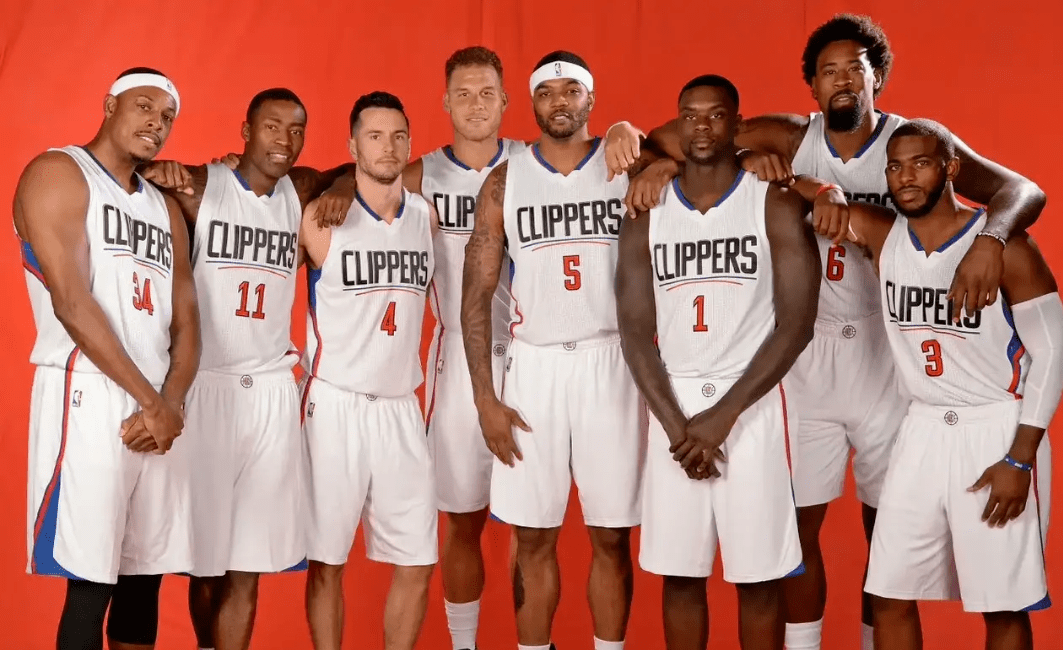 意超杯决赛战报：内雷斯双响，那不勒斯2-0博洛尼亚夺冠（意大利超级杯决赛：内雷斯梅开二度，那不勒斯2比0力克博洛尼亚捧杯）