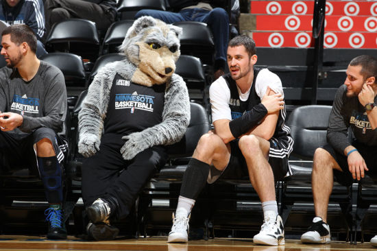 广东vs同曦前瞻：杜锋手握豪华阵容冲冠，南京爆冷难度大（广东同曦之战前瞻：杜锋麾下兵强马壮剑指冠军，南京爆冷机会不大）