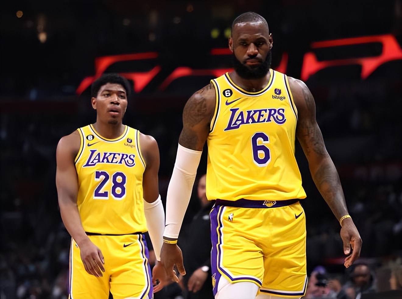 温格：除英超球队之外，拜仁和巴黎是最有希望赢得欧冠的球队（温格：英超之外，欧冠最大热门是拜仁与巴黎）