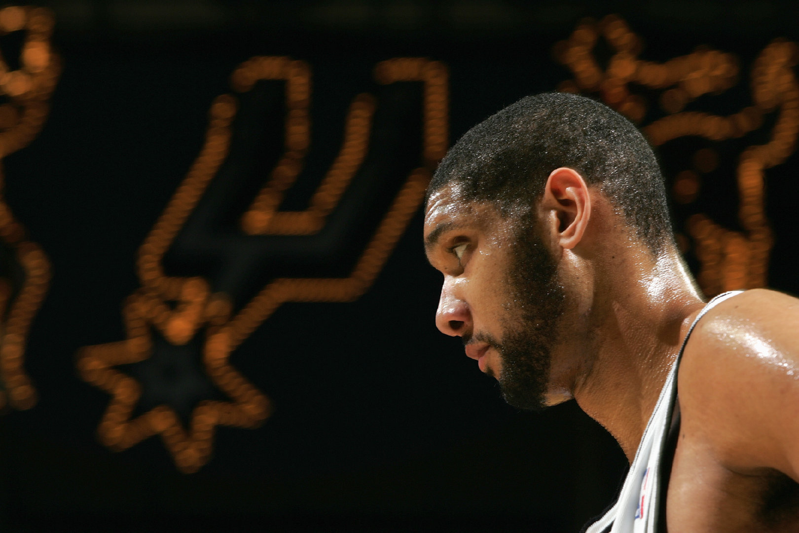 NBA：勇士击败森林狼 库里三分火力全开（NBA：勇士力克森林狼，库里三分手感爆棚）