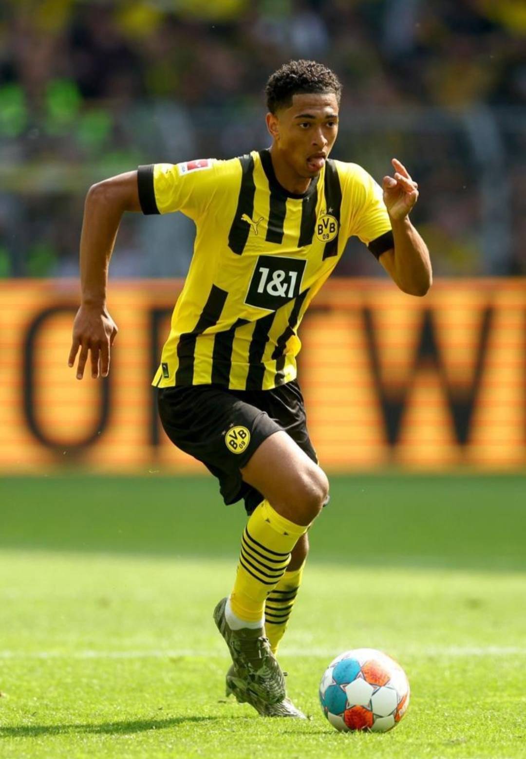 河南队祝贺重庆铜梁龙冲超：中超赛场将因你们的到来更加精彩（河南队向重庆铜梁龙晋级中超致贺：你们的到来必将让中超更精彩）