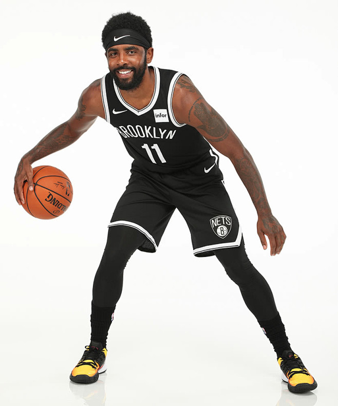 西班牙大名单：亚马尔领衔，奥尔莫在列，卡瓦哈尔、佩德里伤缺（西班牙公布名单：亚马尔成焦点，奥尔莫入选，卡瓦哈尔与佩德里因伤缺阵）