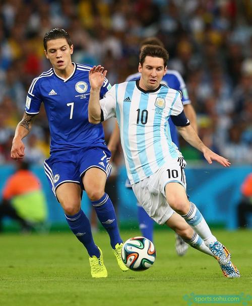 科尔：库里+巴特勒+追梦+穆迪+波斯特将继续作为固定首发（科尔：库里、巴特勒、追梦、穆迪、波斯特继续锁定首发席位）