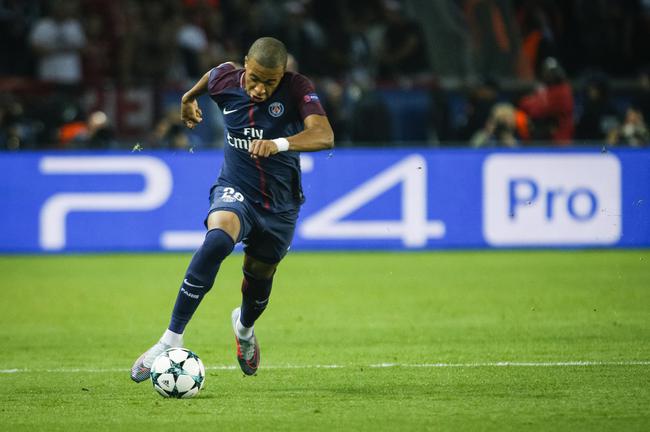 随队夺意超杯冠军！霍伊伦社媒晒捧杯照：何为明智之举（随队加冕意超杯！霍伊伦晒冠军捧杯照：这才是明智之举）