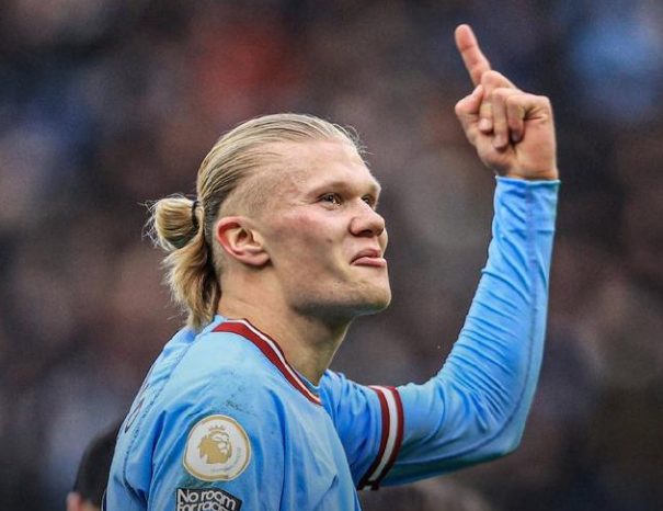 东体：申花主力赛季中后期身心疲劳，阵容一直是“明牌”状态（东体：赛季中后段申花主力身心俱疲，阵容长期处于明牌状态）