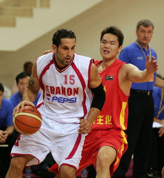 篮球篮网更新战术板，全队轮转更灵活（篮网队升级战术板，阵容轮换更灵活）