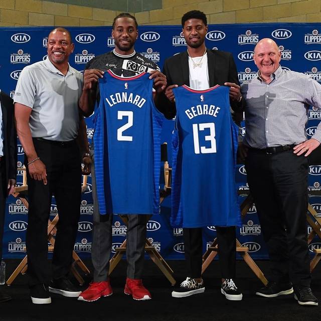 艾顿是自拜纳姆以来首位命中率超90%得到20+10的湖人球员（艾顿创纪录，成为继拜纳姆之后湖人首位命中率超90%拿下20+10的球员）