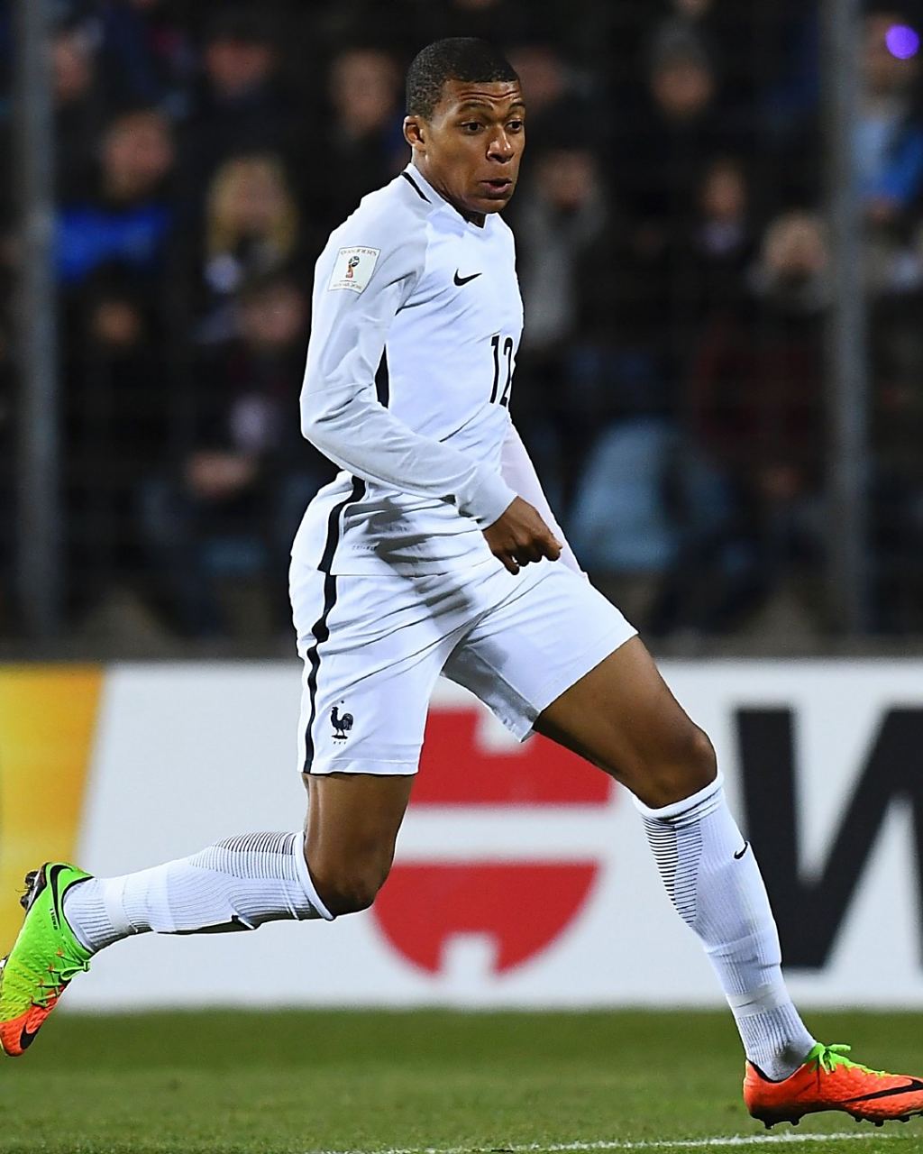 卡佩罗：差点被打成0-2前尤文踢得很糟；两名边锋回防是好迹象（卡佩罗：尤文险成0-2，之前表现糟糕；两翼回防是积极信号）